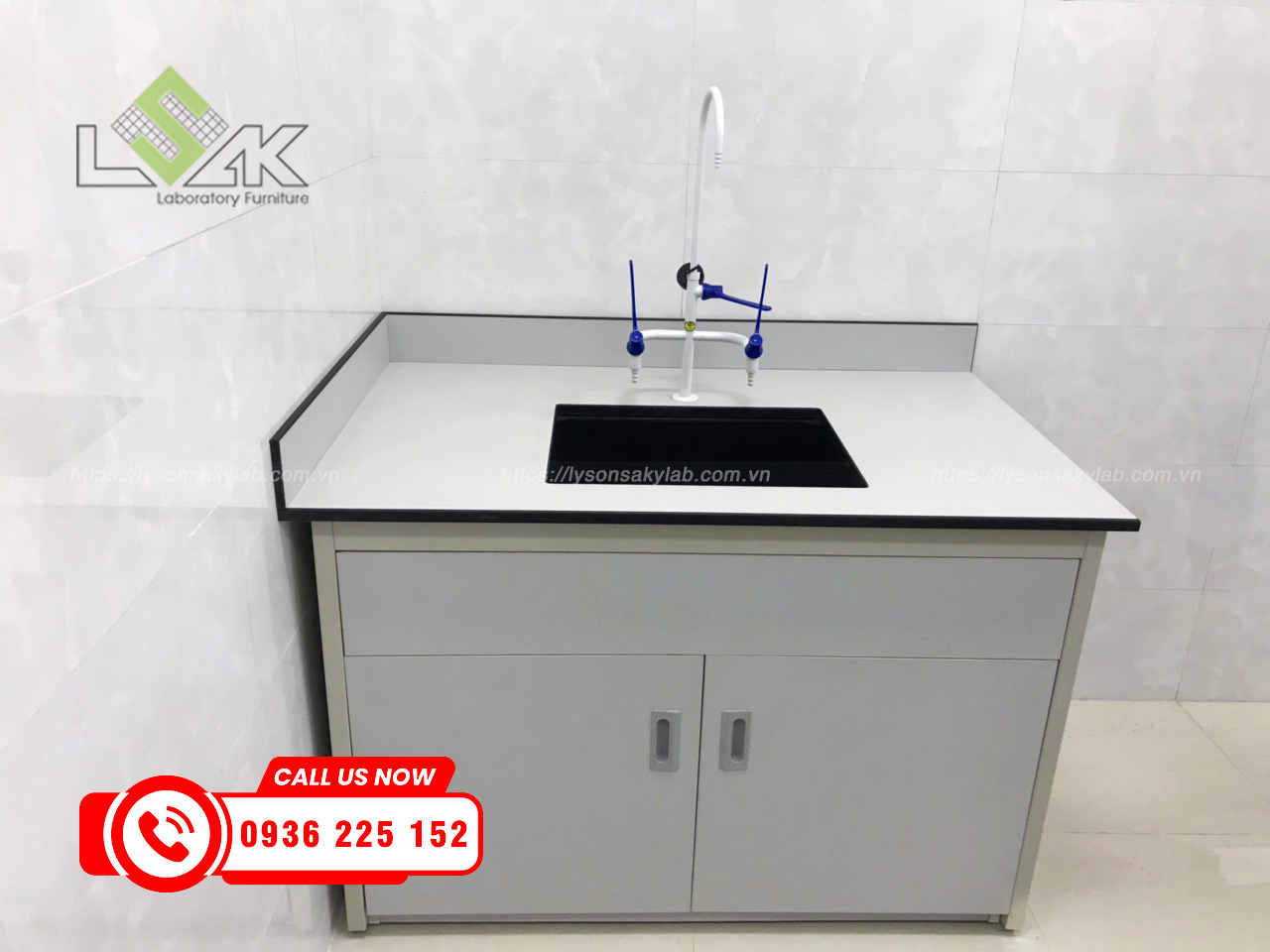Bàn thí nghiệm có bồn rửa