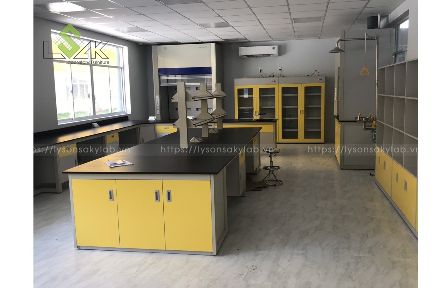 Bàn thí nghiệm nhà máy keo dán, phòng lab keo dán dung dịch hóa học