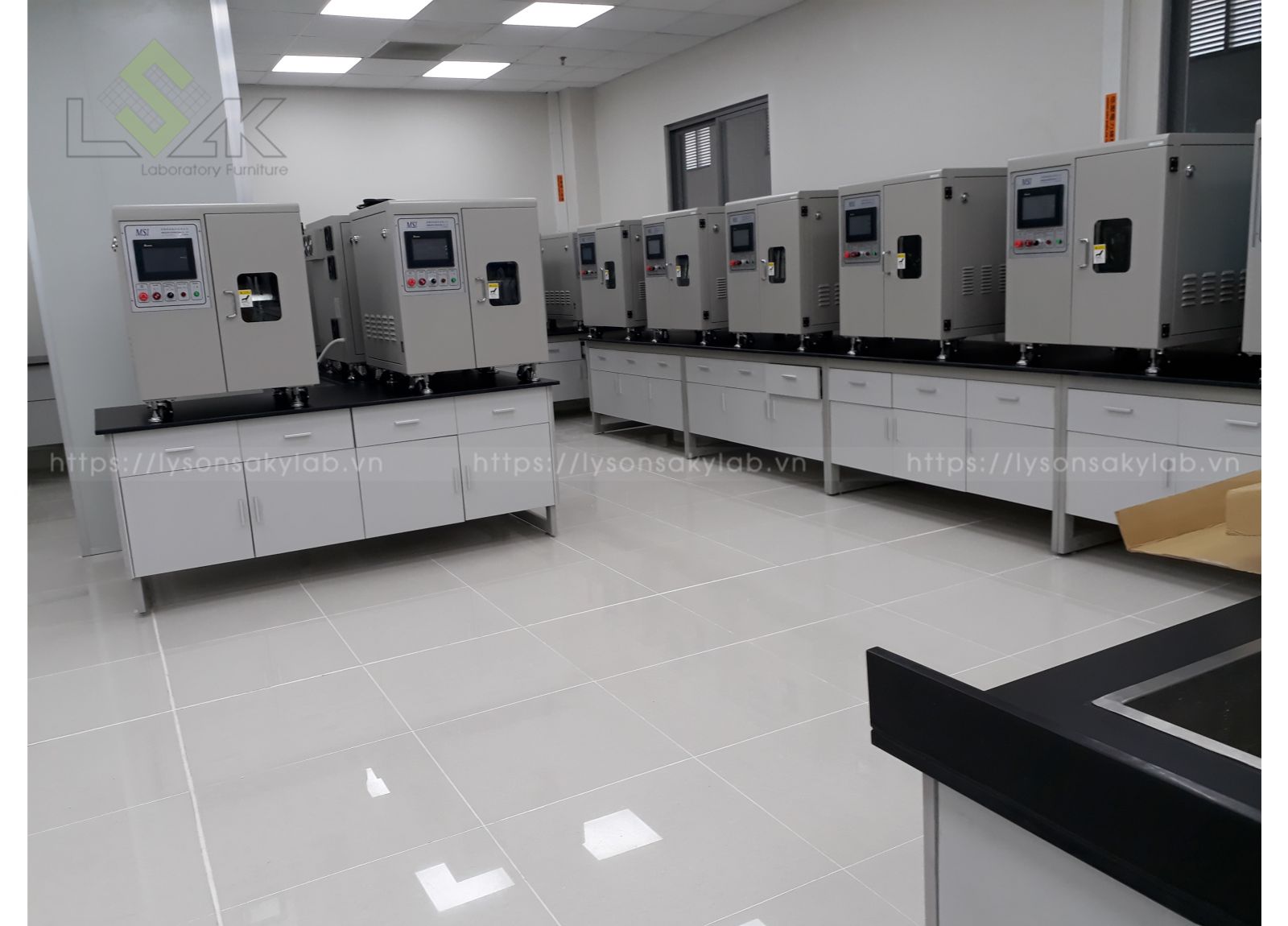 Cung cấp bàn đặt thiết bị, bàn đặt máy phân tích