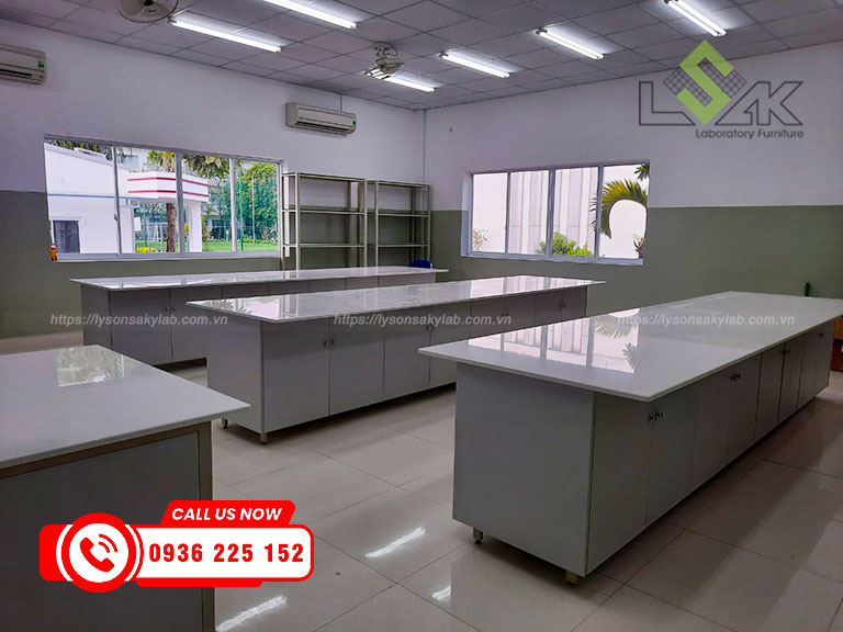 Bàn giao nội thất phòng thí nghiệm Khoa Y Trường Đại Học Hồng Bàng