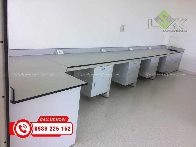 cung cấp bàn xét nghiệm cho bệnh viện, bàn đặt thiết bị cho Bệnh viện Quốc tế Mỹ (AIH)