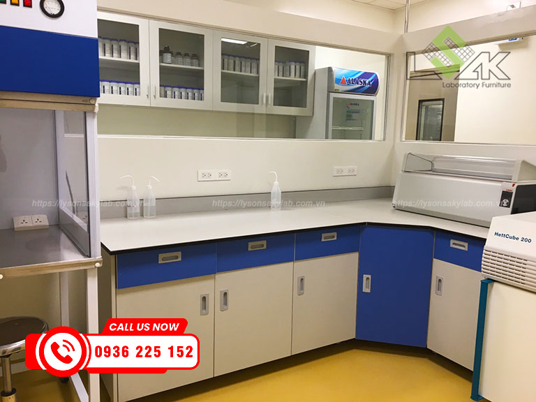 Dự án nội thất phòng QC Nhà máy chế biến sữa và thức uống từ sữa Deneast Việt Nam