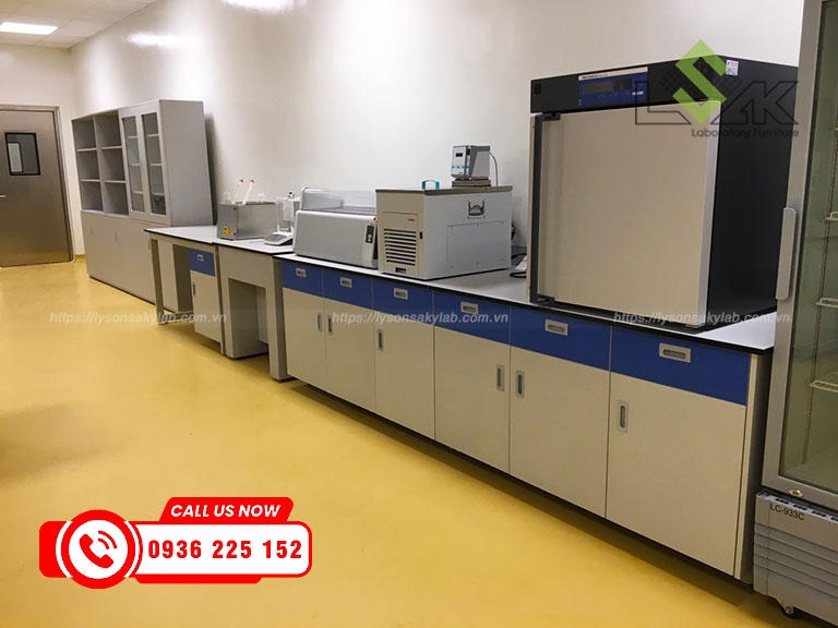 Dự án nội thất phòng QC Nhà máy chế biến sữa và thức uống từ sữa Deneast Việt Nam